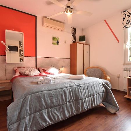 Cosy Medulin Apartments With Terrace Bagian luar foto